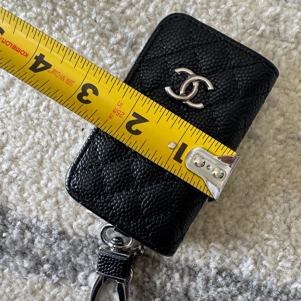 Black Textured Key Holder with Silver Chain - Picture 9 of 9